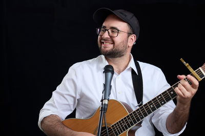 אריאל בורסוצקי בסינגל רוק לטיני: "בול בזמן"