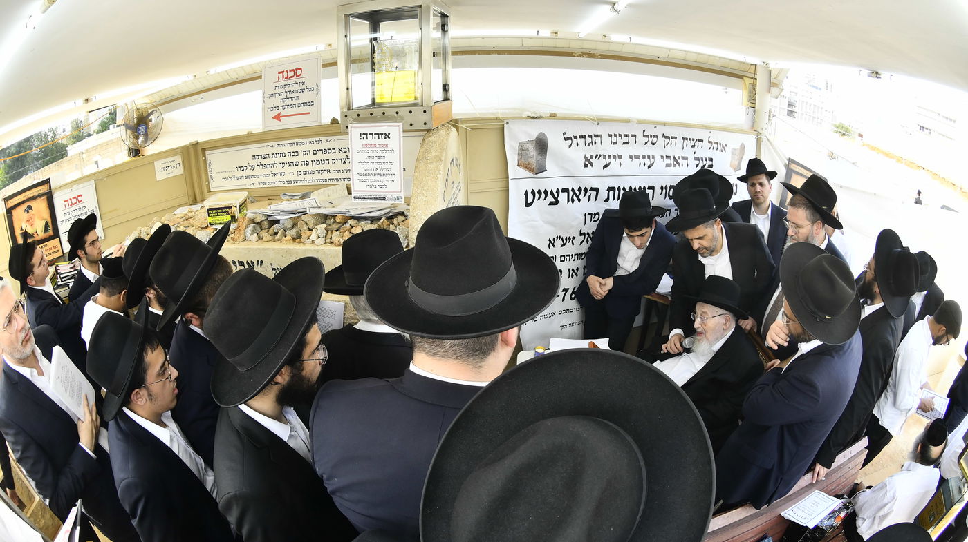 עליה לציון ראש הישיבה הגראמ"מ שך זצ"ל