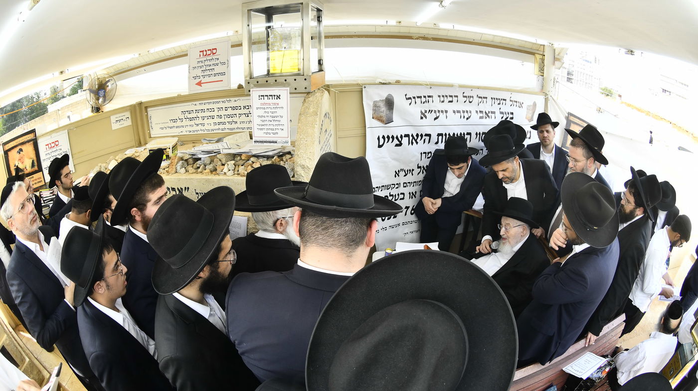 עליה לציון ראש הישיבה הגראמ"מ שך זצ"ל