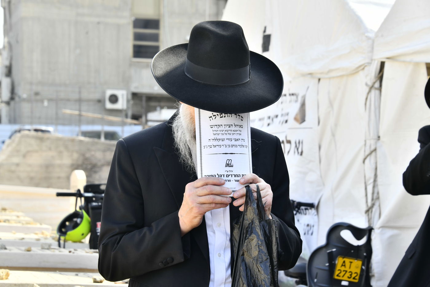 עליה לציון ראש הישיבה הגראמ"מ שך זצ"ל