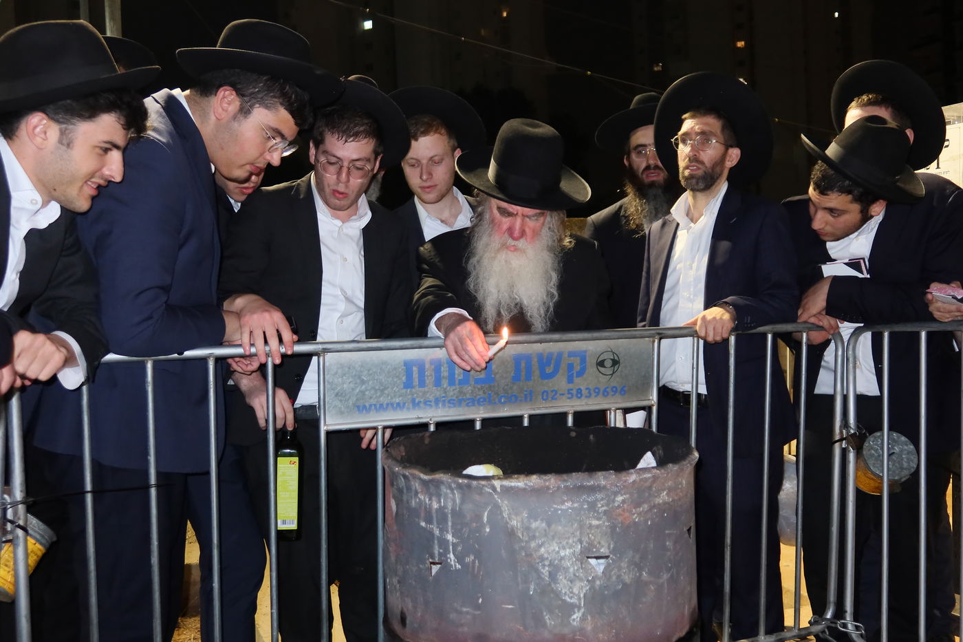 עליה לציון ראש הישיבה הגראמ"מ שך זצ"ל