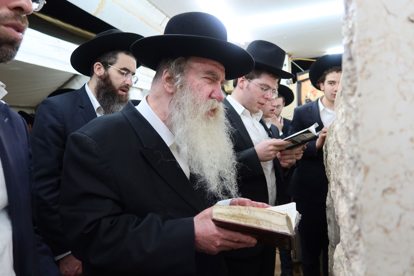 עליה לציון ראש הישיבה הגראמ"מ שך זצ"ל