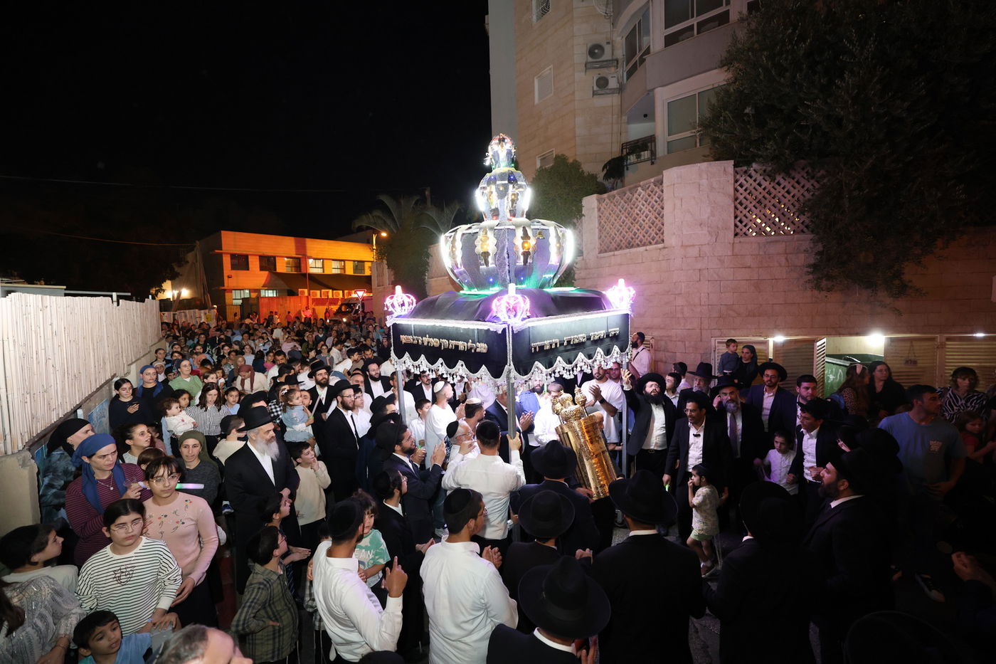 הכנסת ס"ת לקהילת 'חזון יוסף'