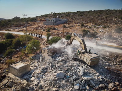 תיעוד: ה-D9 עלה על הבית - והשמיד עד עפר | כך נהרס ביתו של רוצח צאלה גז הי"ד
