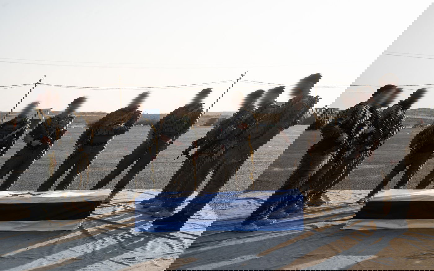 ארונו של הדר גולדין הי"ד