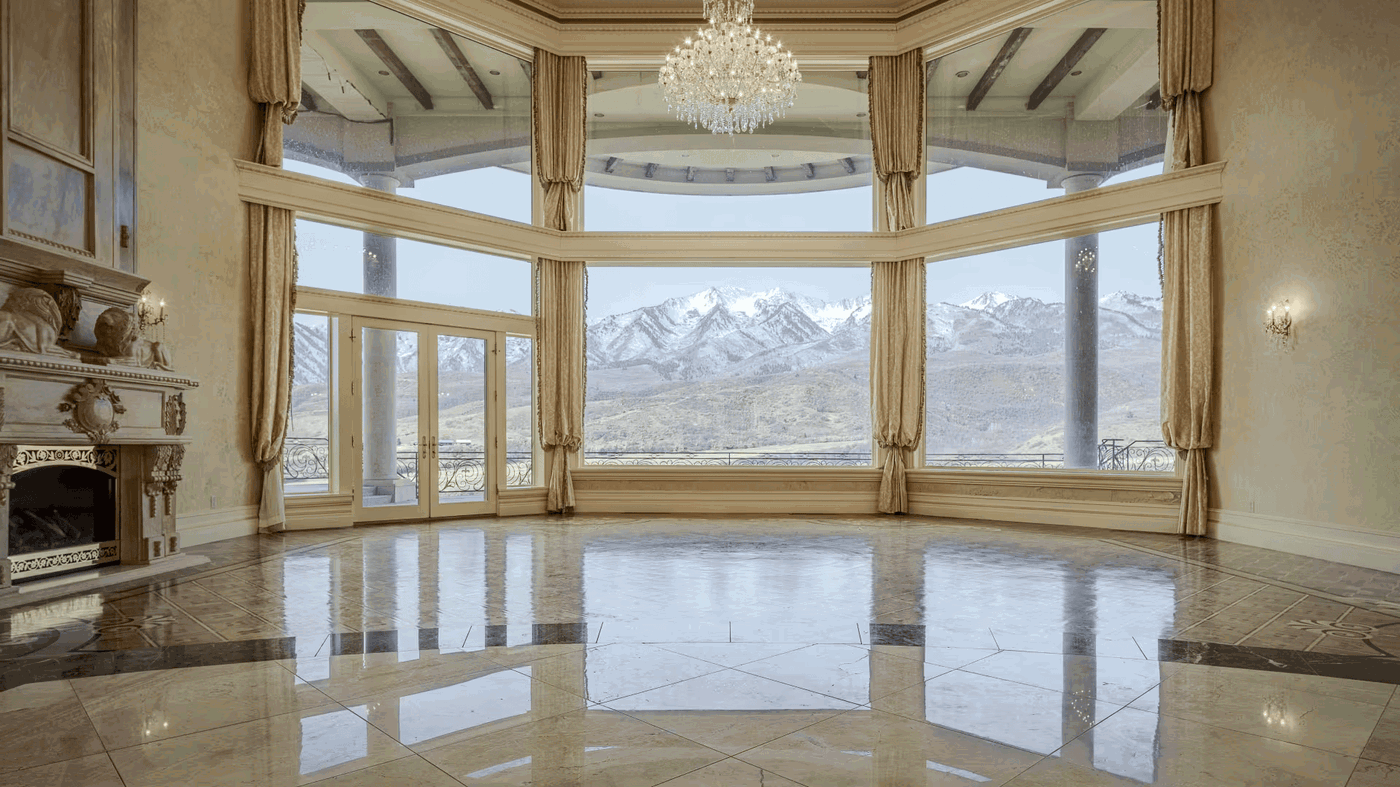 נוף ההרי עוצר נשימה מהסלון