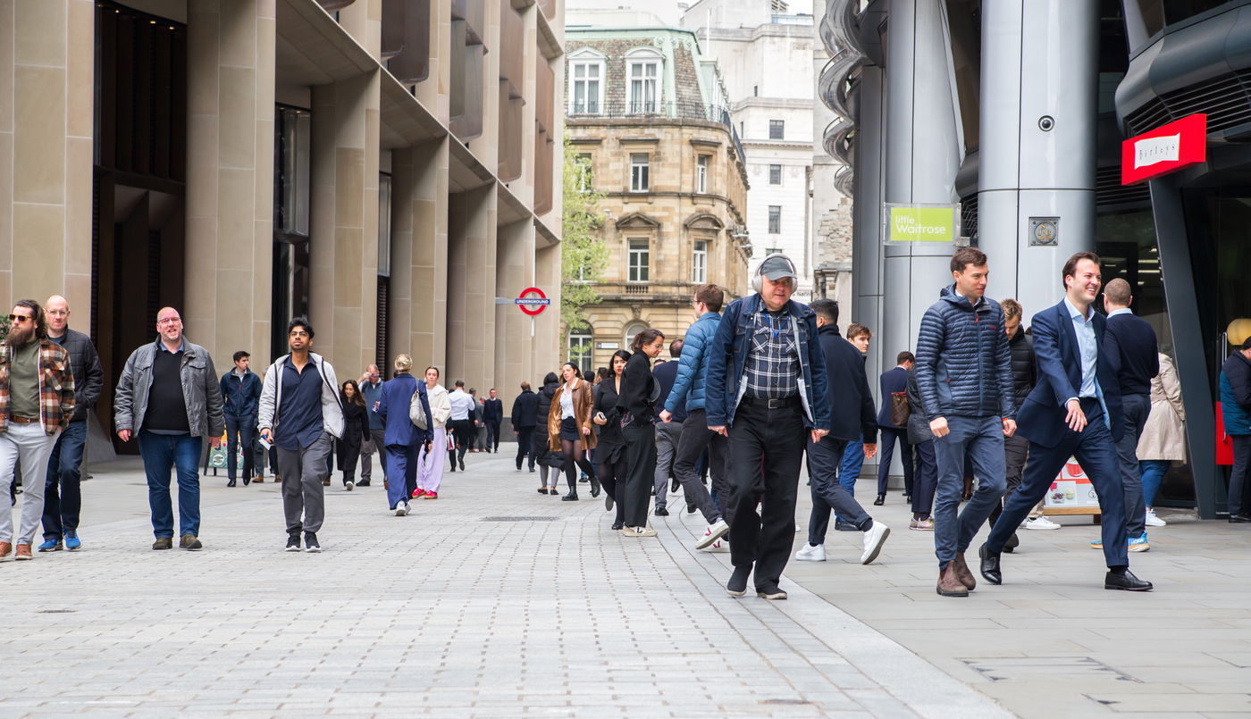 אנשי עסקים ברחובות לונדון