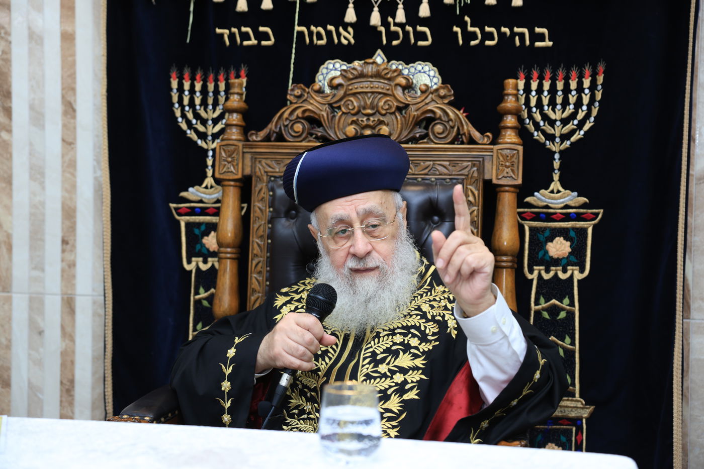 הראשל"צ הגר"י יוסף בבית הכנסת "חסדי עובדיה"