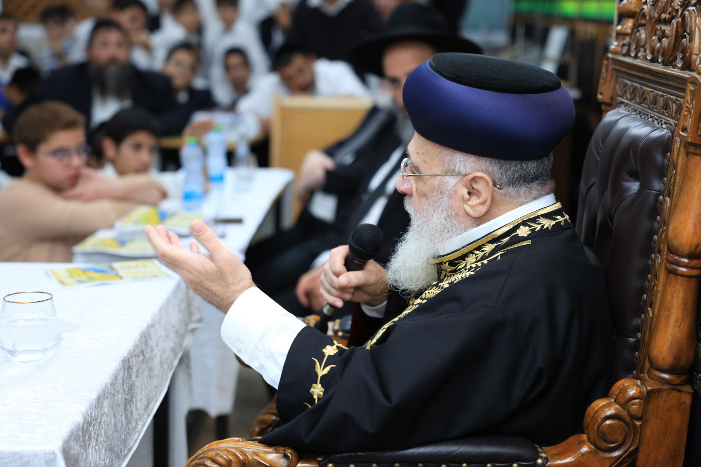 הראשל"צ הגר"י יוסף בבית הכנסת "חסדי עובדיה"