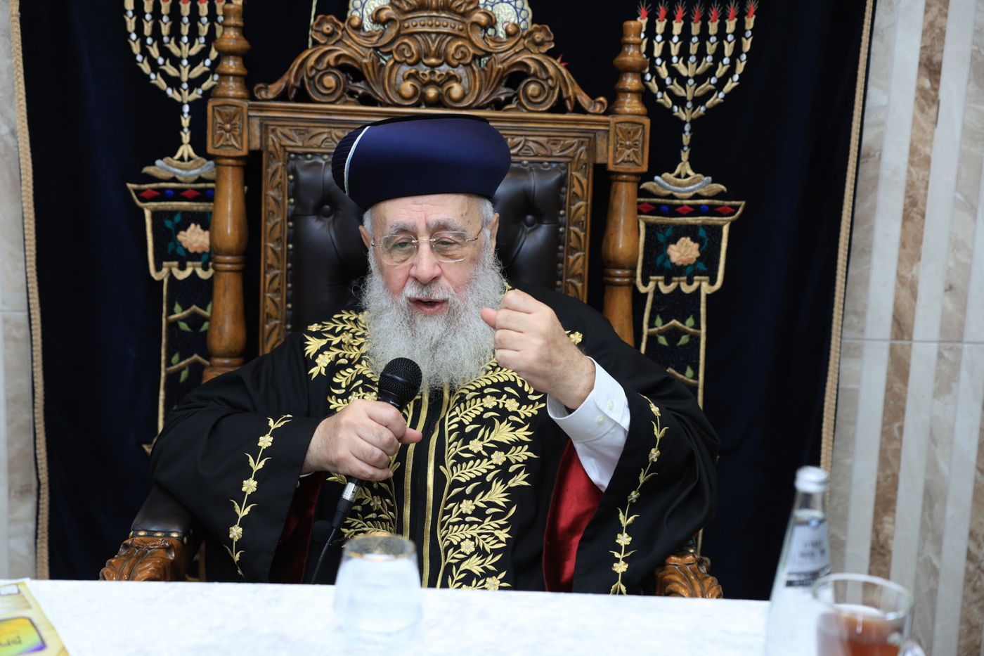 הראשל"צ הגר"י יוסף בבית הכנסת "חסדי עובדיה"