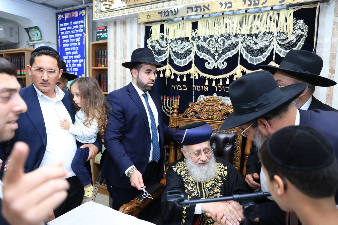 הראשל"צ הגר"י יוסף בבית הכנסת "חסדי עובדיה"