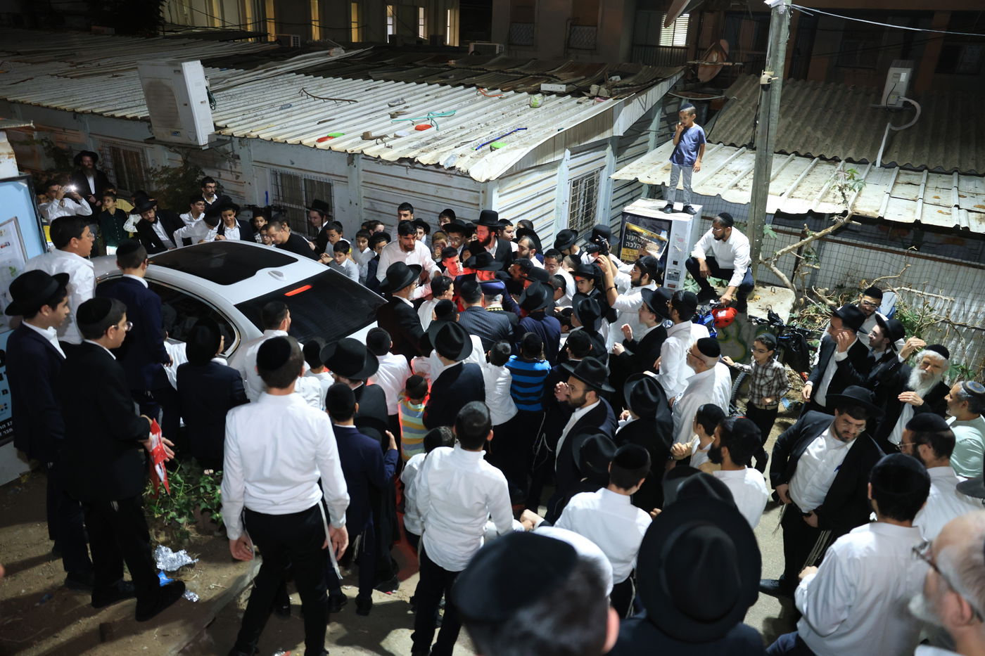 הראשל"צ הגר"י יוסף בבית הכנסת "חסדי עובדיה"