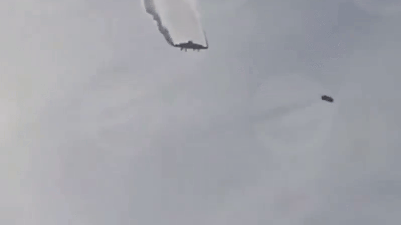 תיעוד דרמטי: מטוס תובלה טורקי מסתחרר באוויר ומתרסק על הקרקע