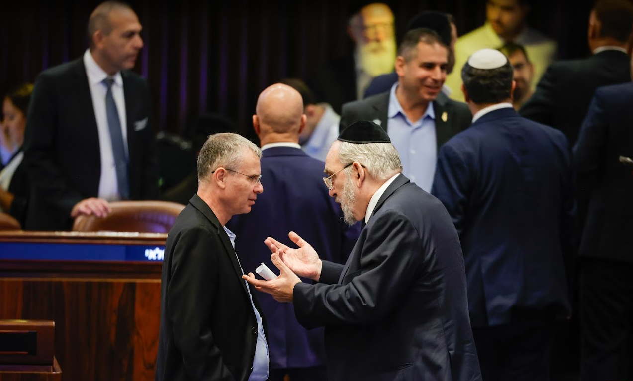 ח"כ אשר, אמש במליאה. היה יכול לסגור דיל הרבה יותר טוב עם הליכוד..