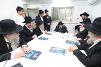 נציגי משמרת השבת אל ר' דב לנדו