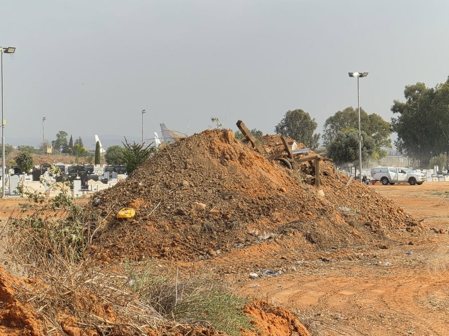 תיעוד מהרחבת בית העלמין