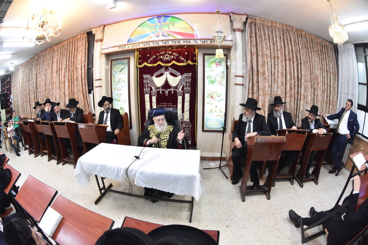 הראשל"צ הגר"י יוסף בביקור בישיבת "אורחות התלמוד"