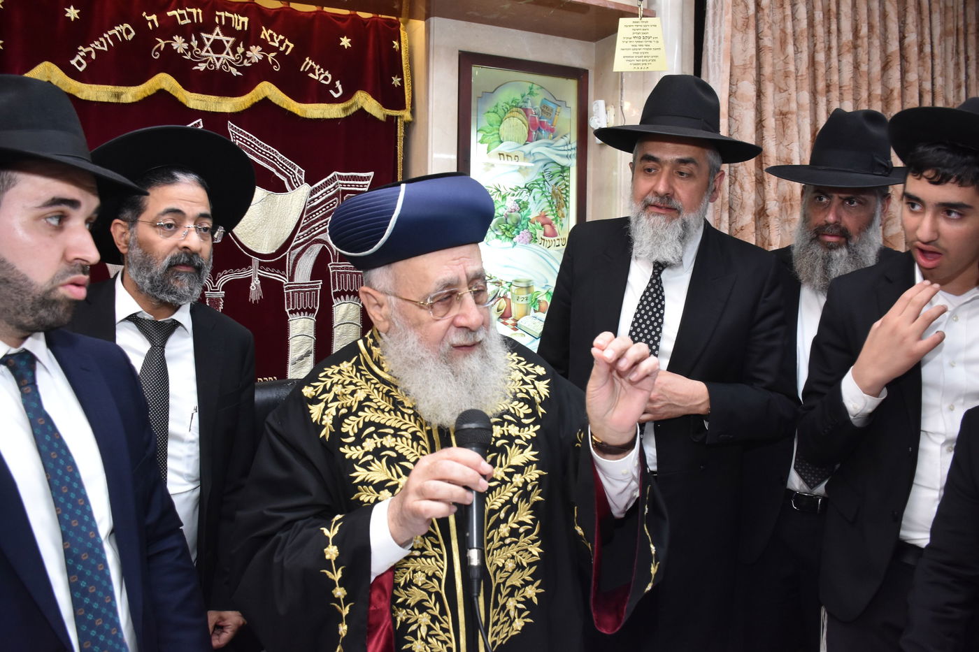 הראשל"צ הגר"י יוסף בביקור בישיבת "אורחות התלמוד"