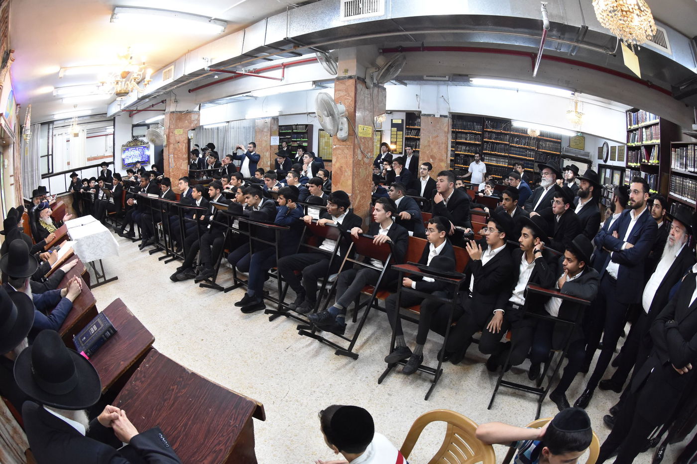 הראשל"צ הגר"י יוסף בביקור בישיבת "אורחות התלמוד"