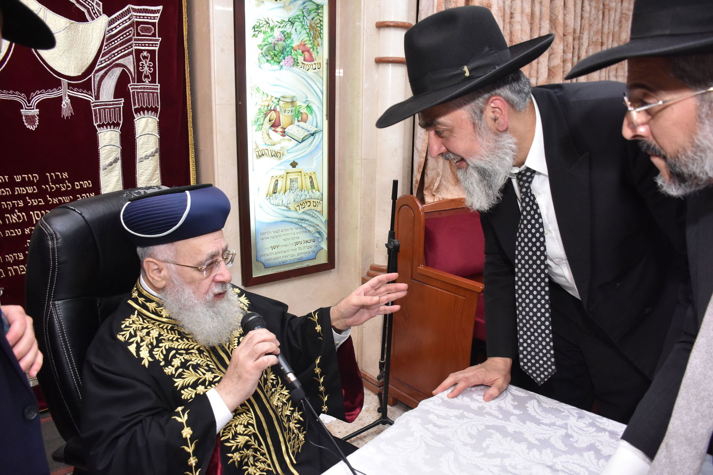 הראשל"צ הגר"י יוסף בביקור בישיבת "אורחות התלמוד"