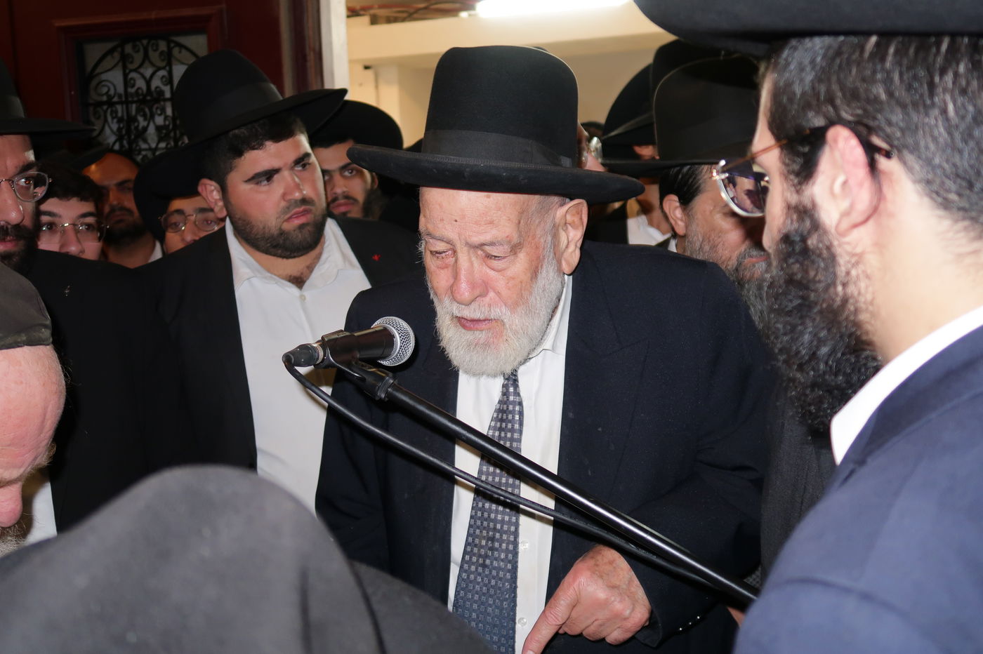 מסע הלויית הגאון רבי שאול צדקה זצ"ל