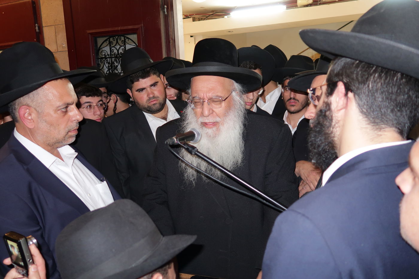 מסע הלויית הגאון רבי שאול צדקה זצ"ל