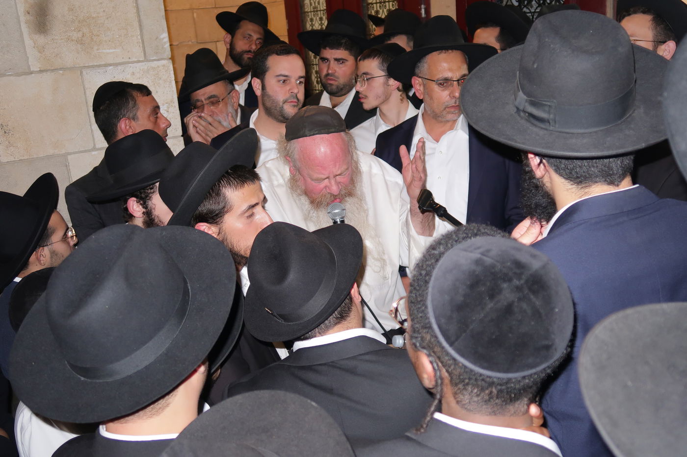 מסע הלויית הגאון רבי שאול צדקה זצ"ל