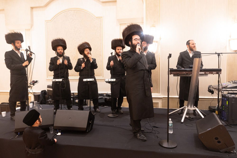 שמחת נישואי בן האדמו"ר מסקווירא ב"פ