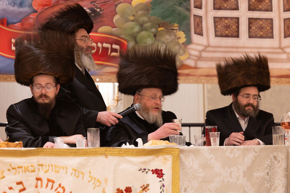 שמחת נישואי בן האדמו"ר מסקווירא ב"פ