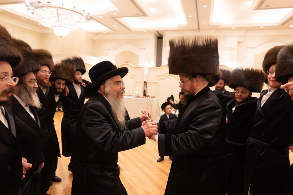 שמחת נישואי בן האדמו"ר מסקווירא ב"פ