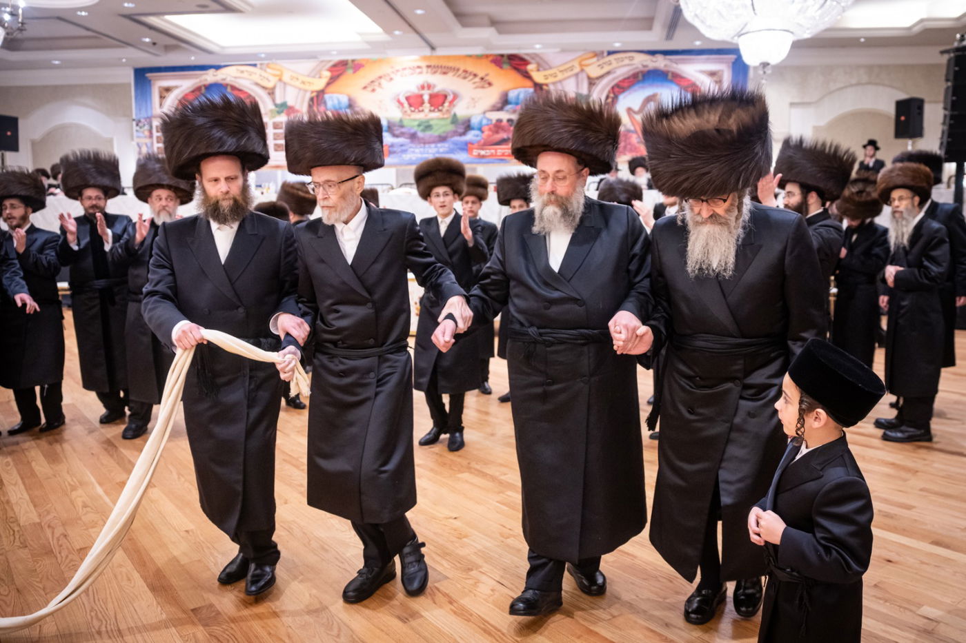 שמחת נישואי בן האדמו"ר מסקווירא ב"פ