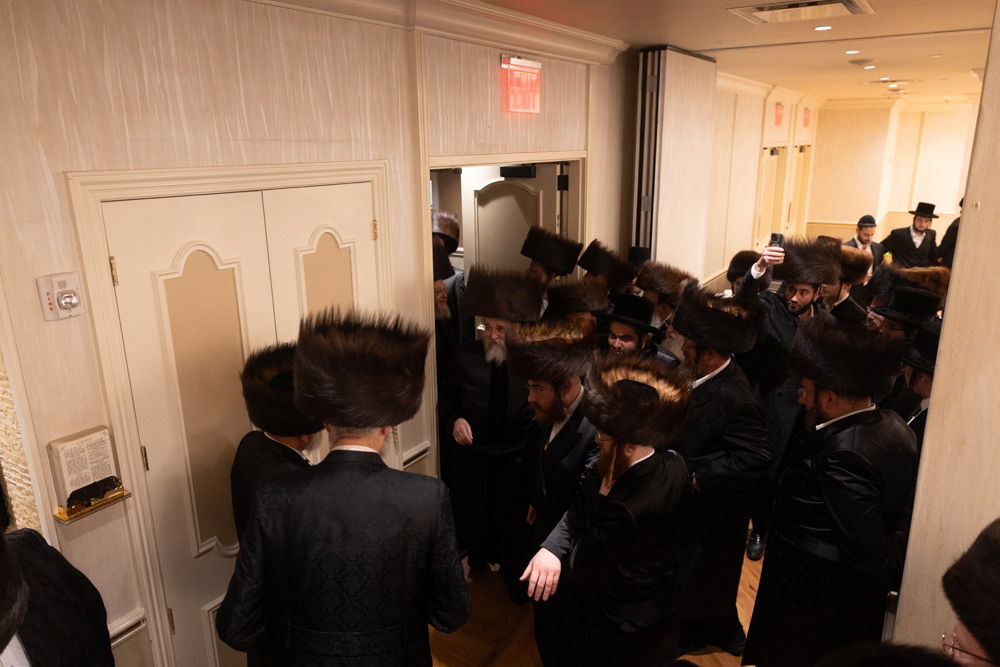 שמחת נישואי בן האדמו"ר מסקווירא ב"פ