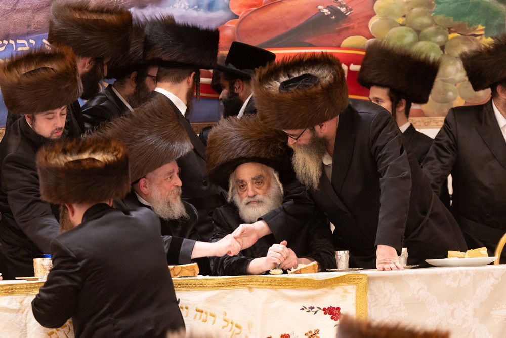 שמחת נישואי בן האדמו"ר מסקווירא ב"פ