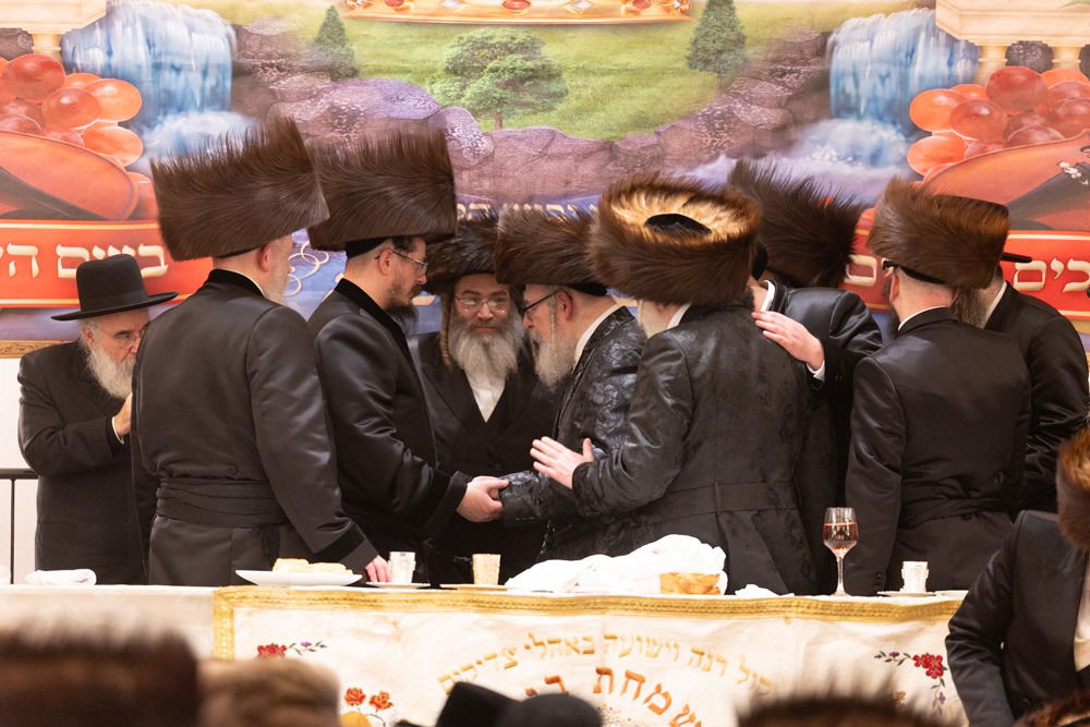 שמחת נישואי בן האדמו"ר מסקווירא ב"פ