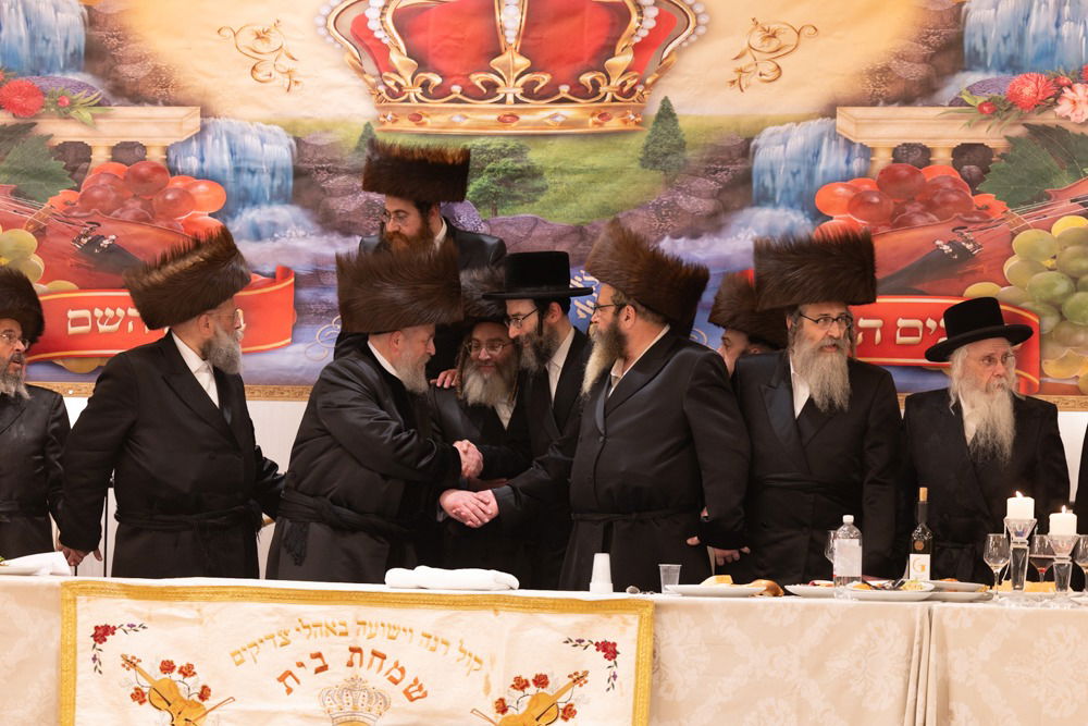 שמחת נישואי בן האדמו"ר מסקווירא ב"פ