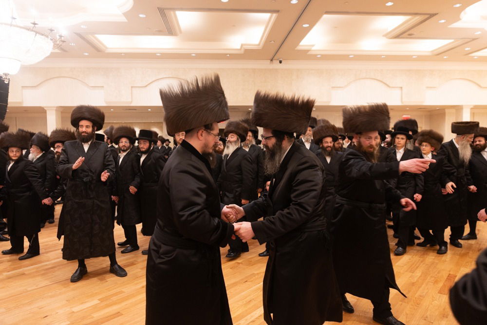 שמחת נישואי בן האדמו"ר מסקווירא ב"פ