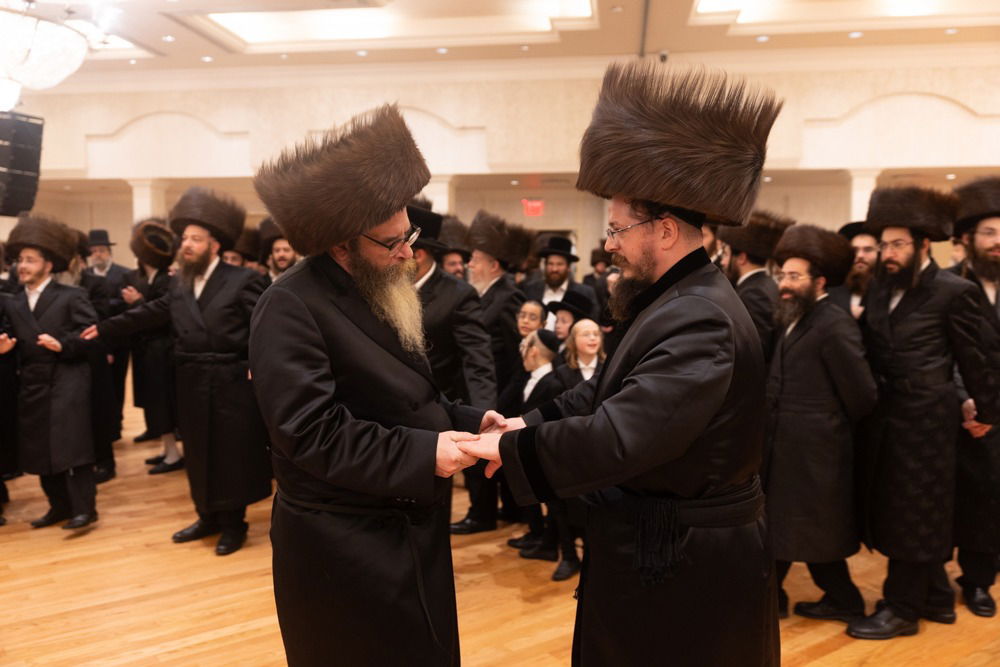 שמחת נישואי בן האדמו"ר מסקווירא ב"פ