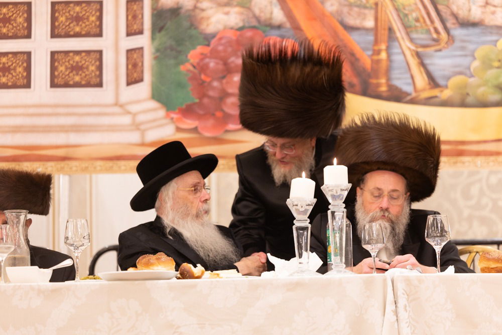 שמחת נישואי בן האדמו"ר מסקווירא ב"פ