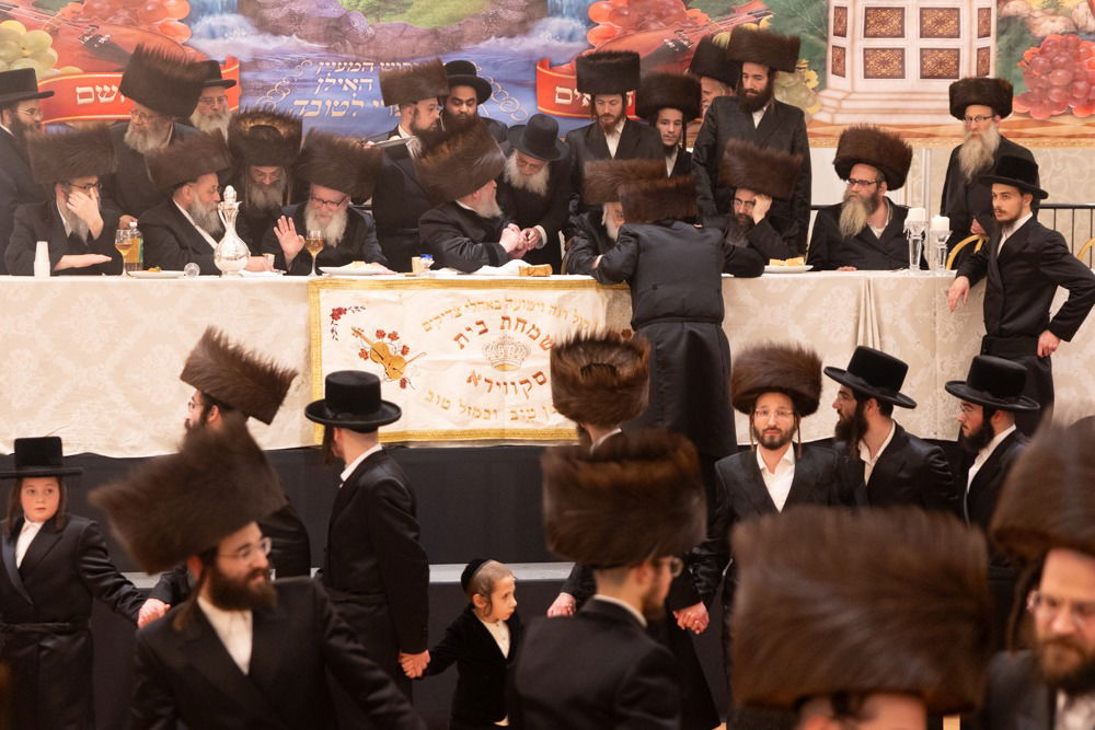 שמחת נישואי בן האדמו"ר מסקווירא ב"פ