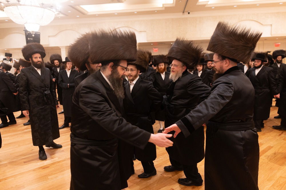 שמחת נישואי בן האדמו"ר מסקווירא ב"פ