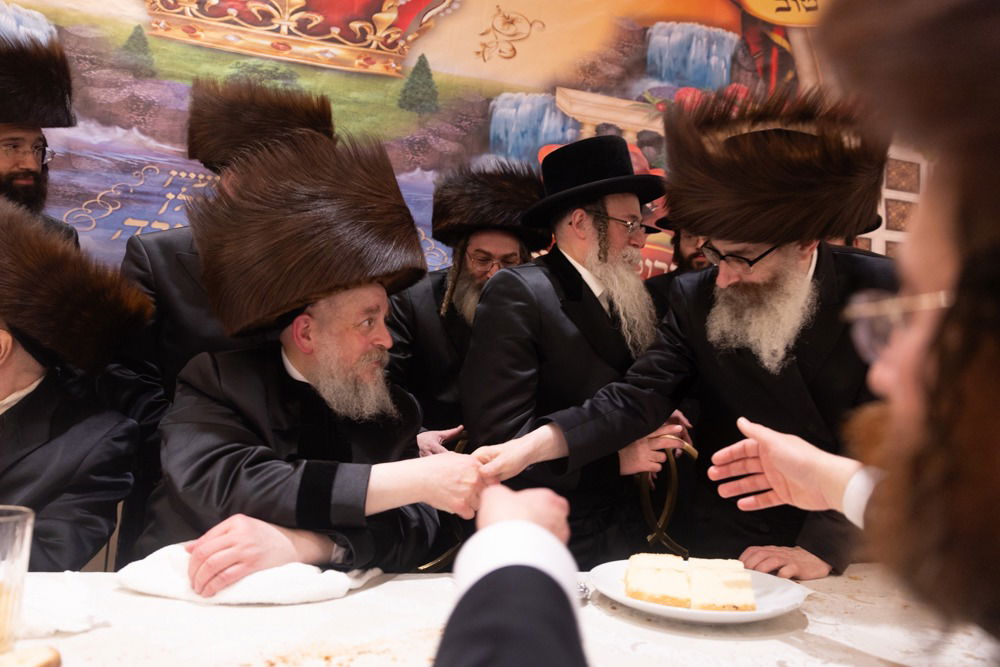 שמחת נישואי בן האדמו"ר מסקווירא ב"פ