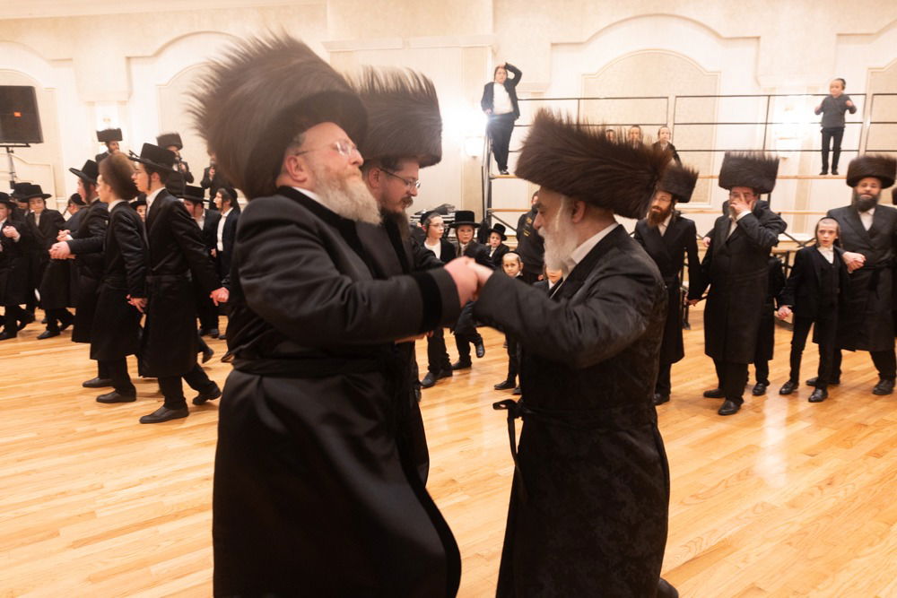 שמחת נישואי בן האדמו"ר מסקווירא ב"פ