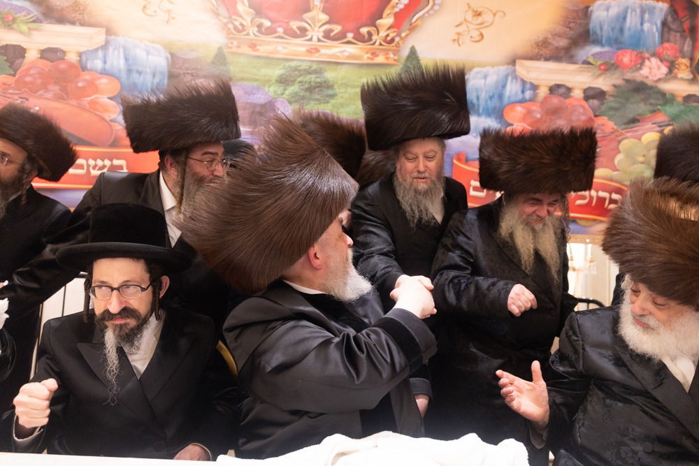 שמחת נישואי בן האדמו"ר מסקווירא ב"פ