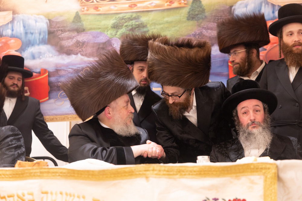 שמחת נישואי בן האדמו"ר מסקווירא ב"פ