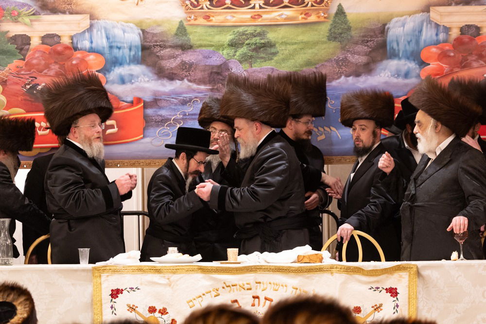 שמחת נישואי בן האדמו"ר מסקווירא ב"פ