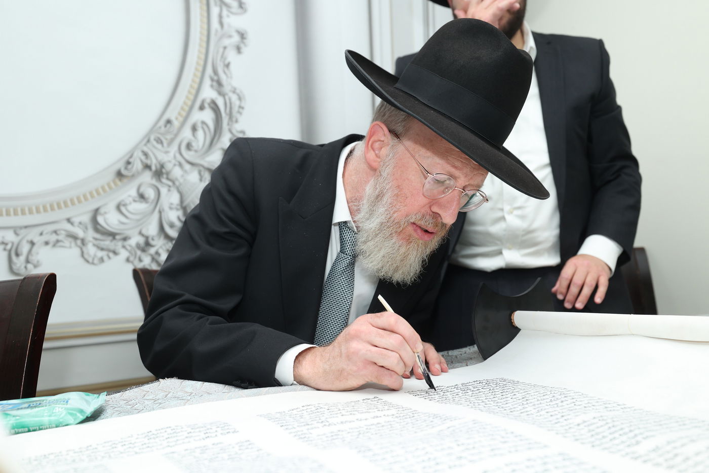 הכנסת ס"ת לישיבת 'אהל תורה'