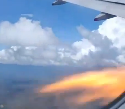 בהלה באוויר: להבות אש פרצו מהמנוע עקב התנגשות בציפורים | כך זה נראה מהמטוס