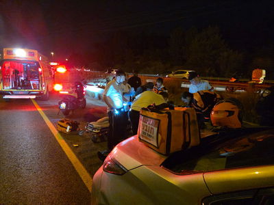 כוחות הצלה בזירת האירוע בכביש 1