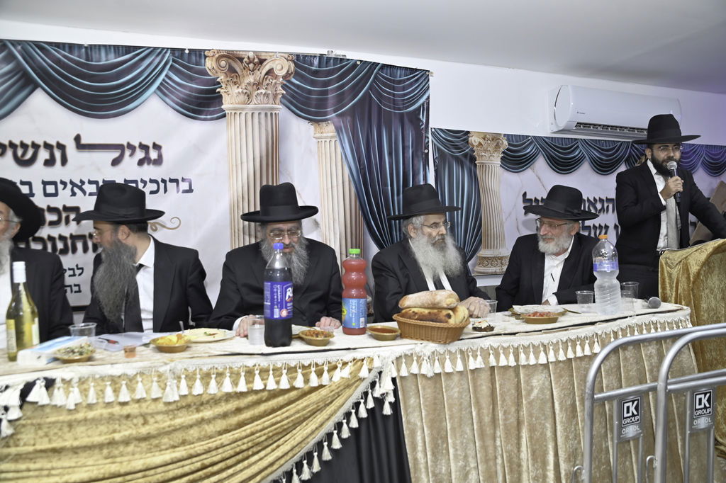 הכנסת ס"ת והכתרת רבי אהרן טולידאנו לרב קהילת אברכים ברכסים