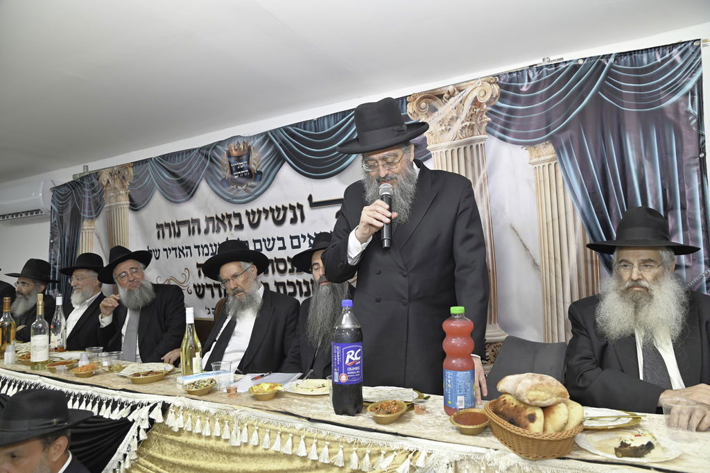 הכנסת ס"ת והכתרת רבי אהרן טולידאנו לרב קהילת אברכים ברכסים